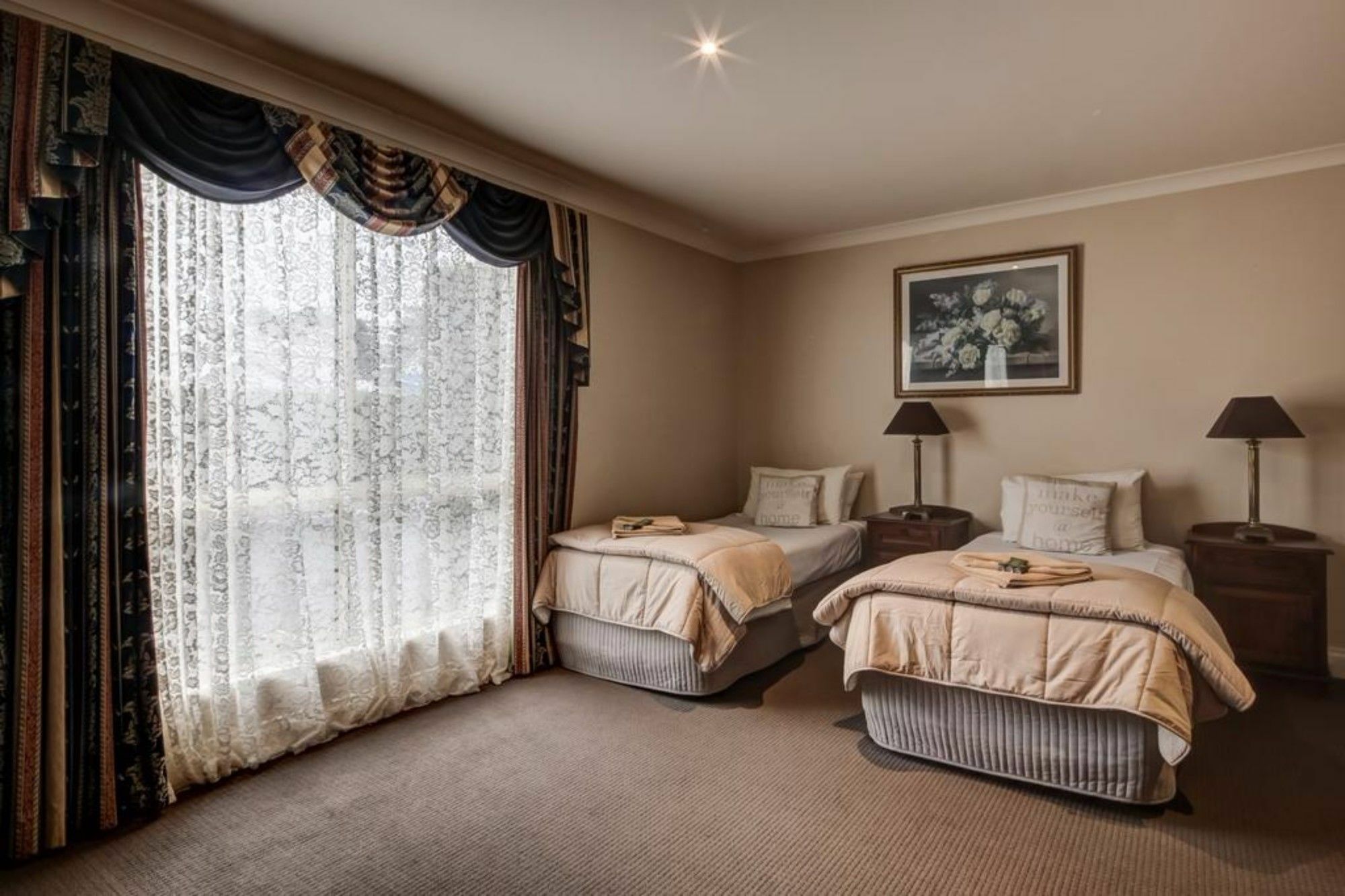 Ashmont Motel And Apartments Порт-Фейри Экстерьер фото